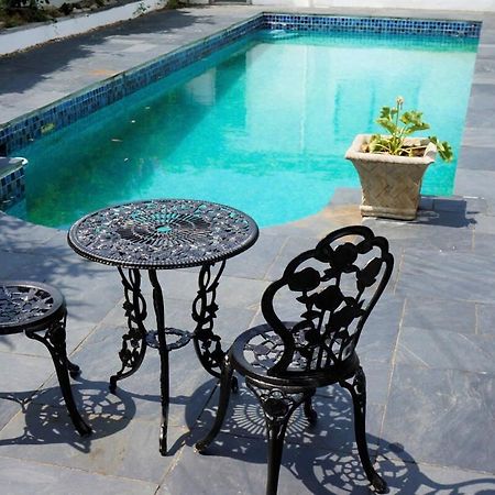 Spacious Town House With Swimming Pool 플리머스 외부 사진